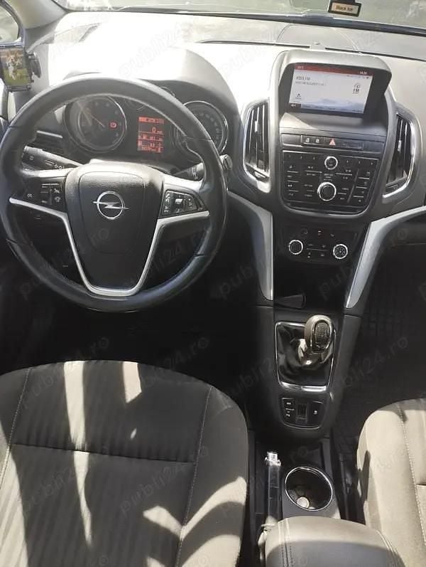 Second-hand Opel Zafira Tourer 136 CP (100 kW) 2014 Monovolum