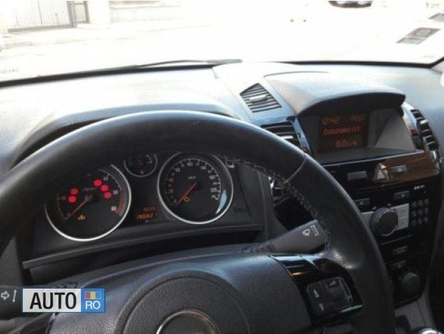Second-hand Opel Zafira 125 CP (91 kW) 2010 Gri Monovolum