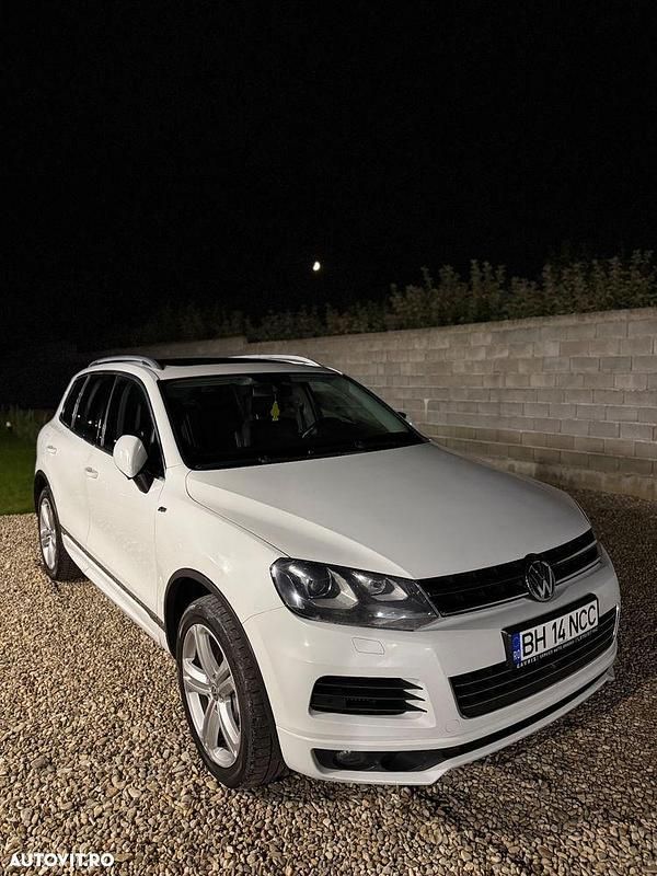 Second-hand VW Touareg Exclusive 245 CP (180 kW) 2014 Culoarealb SUV