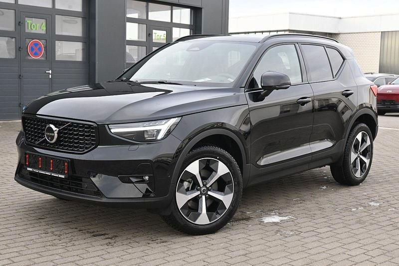 Utilizat 2025 Volvo XC40 SUV | 48.178 EUR - Imagine 1/1