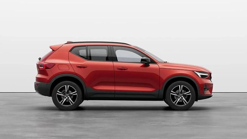 ["fusion red"] Utilizat 2024 Volvo XC40 Plus SUV | 46.050 EUR - Imagine 1/4