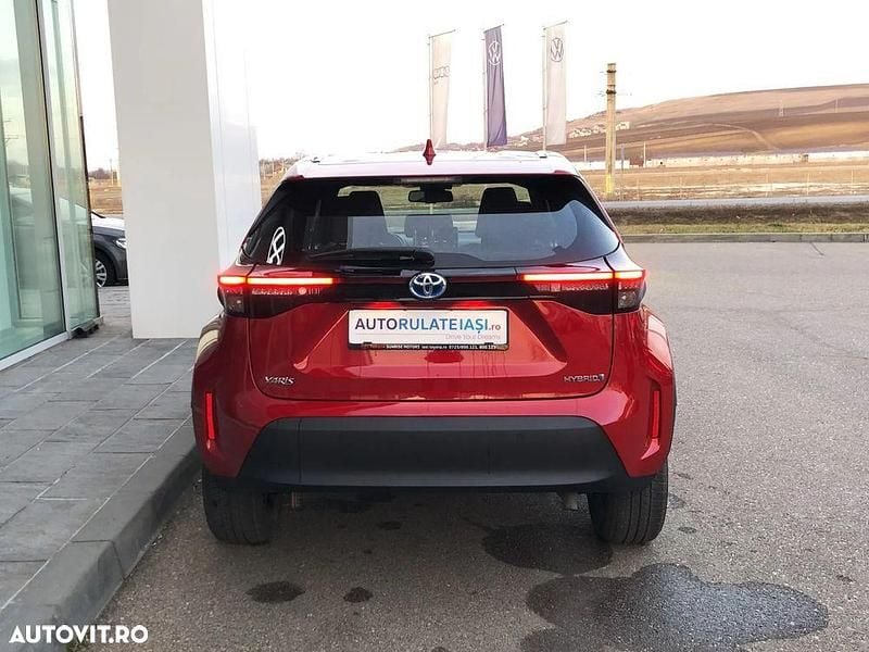 Second-hand Toyota Yaris Cross 116 CP (85 kW) 2023 Culoarerosu SUV