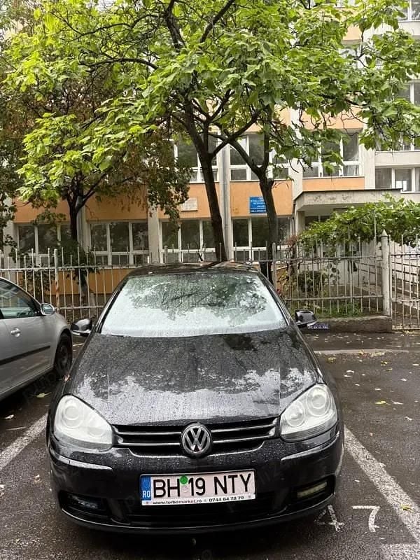Negru Utilizat 2004 VW Golf V Hatchback | 2.250 EUR (Preț bun) - Imagine 1/4