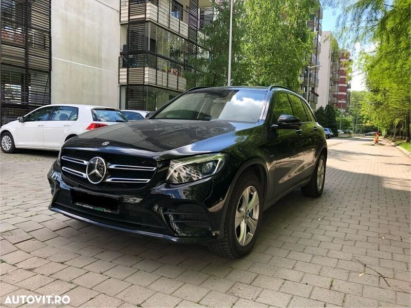 Negru Utilizat 2017 Mercedes GLC350 SUV | 30.855 EUR (Preț OK) - Imagine 1/4