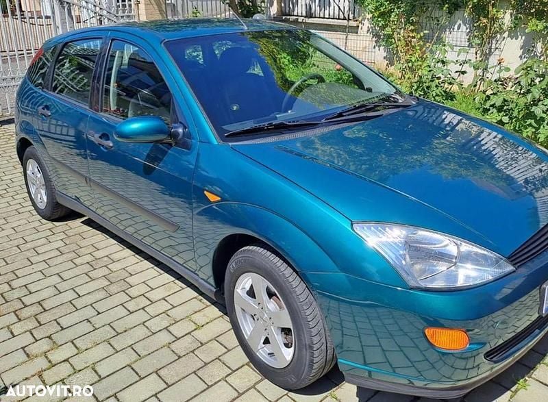 Culoareverde Utilizat 2000 Ford Focus Hatchback | 1.450 EUR (Preț OK) - Imagine 1/4