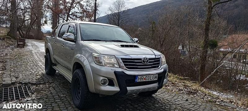 Second-hand Toyota HiLux Style 171 CP (125 kW) 2012 Culoaregri Pickup