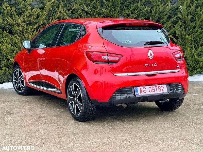Second-hand Renault Clio IV 90 CP (66 kW) 2014 Culoarerosu