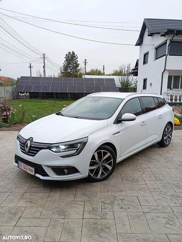 Culoarealb Utilizat 2016 Renault Mégane GrandTour Break | 8.300 EUR (Puțin scump) - Imagine 1/4