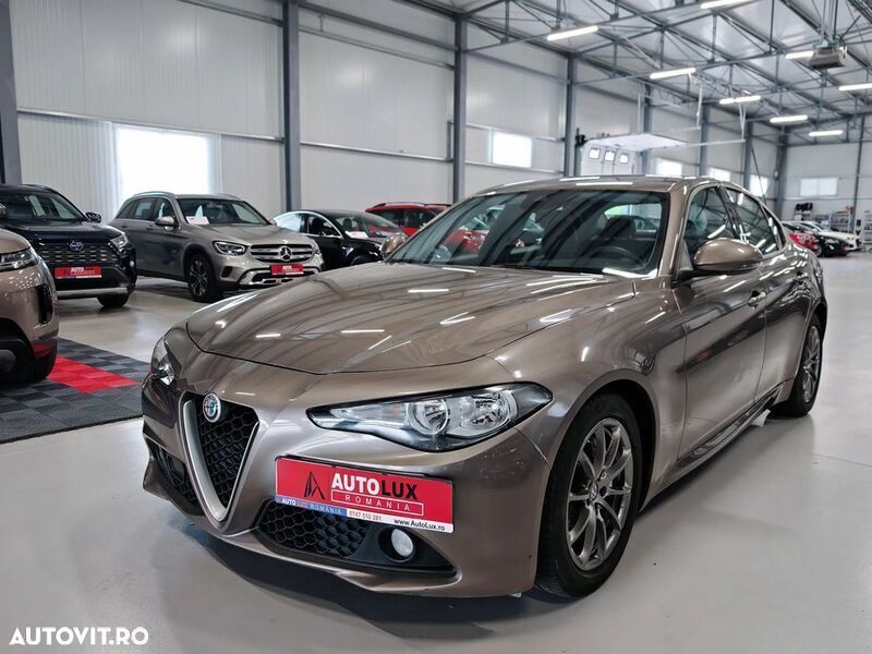 Gri Utilizat 2017 Alfa Romeo Giulia Super Berlinǎ | 14.800 EUR - Imagine 1/4