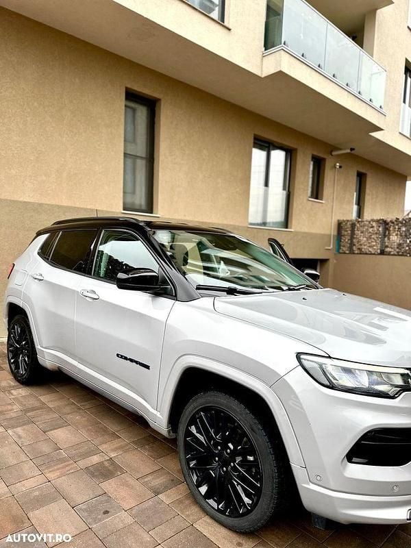 Culoaregri Second-hand 2022 Jeep Compass SUV | 17.500 EUR (Super Preț) - Imagine 1/4