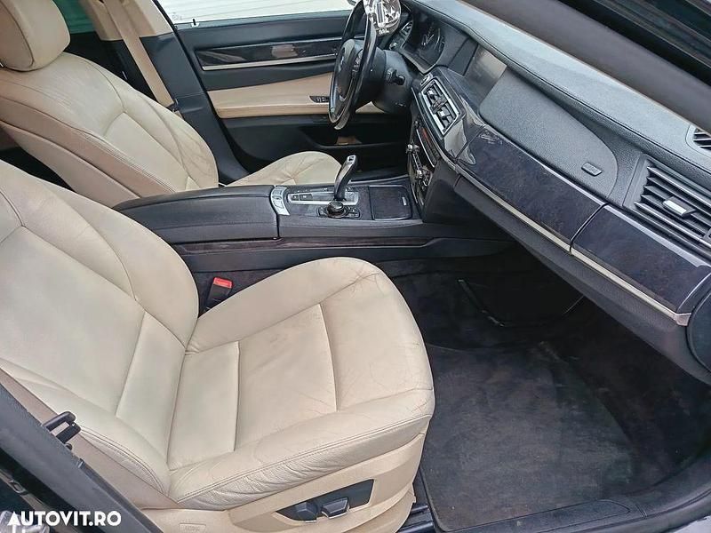 Second-hand BMW 730L 245 CP (180 kW) 2009 Culoarenegru Berlinǎ