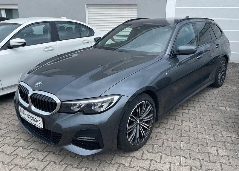 Utilizat 2022 BMW 330 M Sport | 40.915 EUR (Puțin scump) - Imagine 1/1