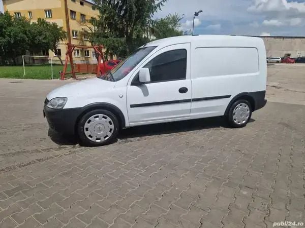 Utilizat 2009 Opel Combo Monovolum | 2.750 EUR - Imagine 1/4