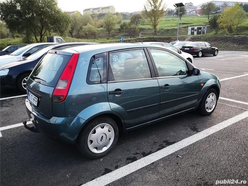 Second-hand Ford Fiesta 70 CP (51 kW) 2002 Verde Hatchback