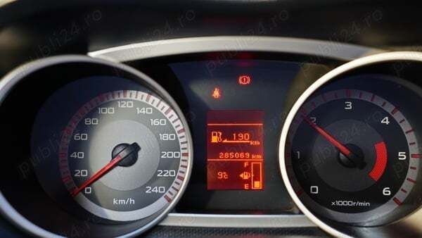 Utilizat 2008 Mitsubishi Outlander SUV | 5.500 EUR (Preț OK) - Imagine 1/4