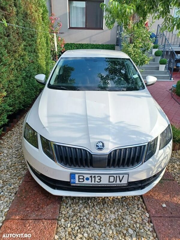 Alb Utilizat 2018 Skoda Octavia Ambition Break | 8.500 EUR (Super Preț) - Imagine 1/4