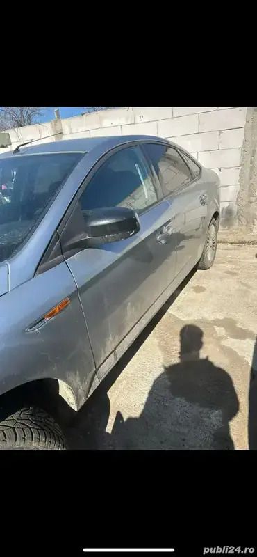Gri Utilizat 2009 Ford Mondeo Berlinǎ | 1.500 EUR (Super Preț) - Imagine 1/4