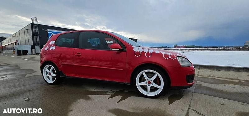 Second-hand VW Golf IV GTI 200 CP (147 kW) 2005 Culoarerosu Hatchback