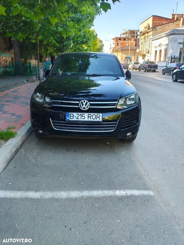 Negru Utilizat 2013 VW Touareg SUV | 12.400 EUR (Super Preț) - Imagine 1/4