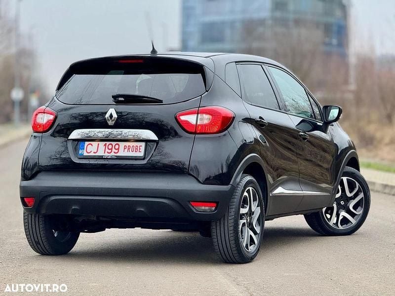 Second-hand Renault Captur Dynamique 90 CP (66 kW) 2016 Culoarenegru SUV