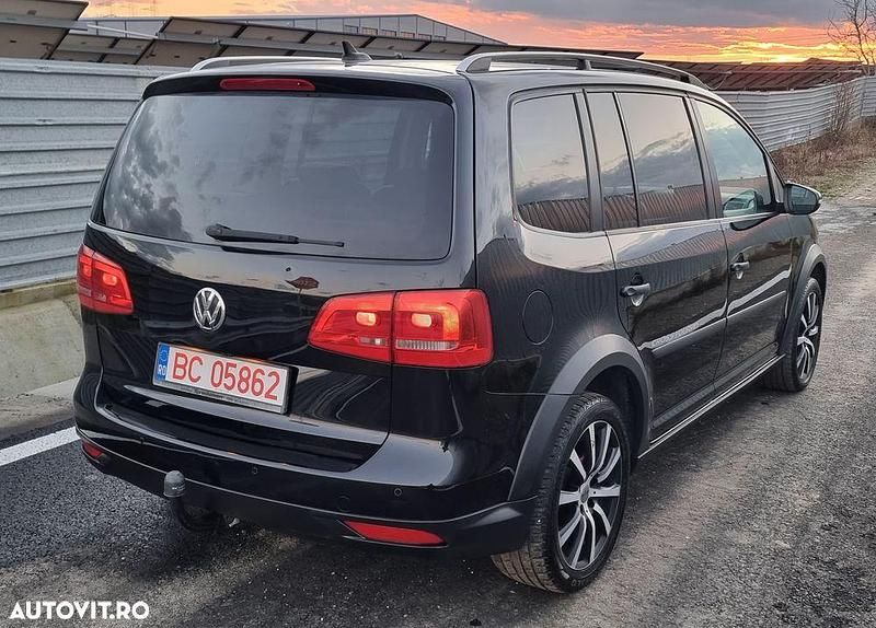 Second-hand VW Touran 170 CP (125 kW) 2011 Culoarenegru Monovolum