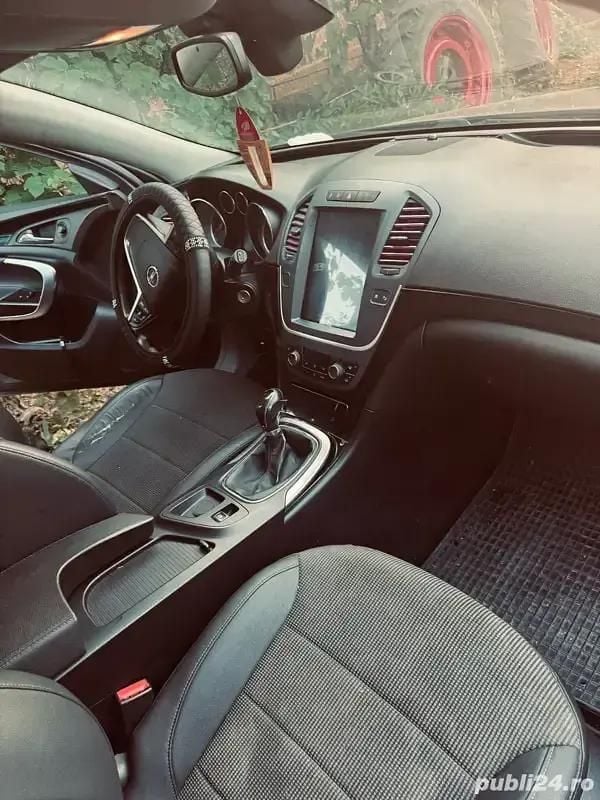 Utilizat 2009 Opel Insignia | 2.500 EUR (Preț bun) - Imagine 1/4