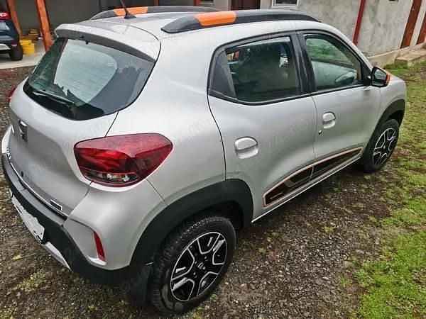 Second-hand Dacia Spring Comfort Plus 33 kW (45 CP) 2022 Argintiu Hatchback