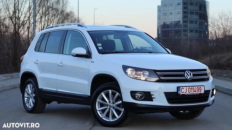 Second-hand VW Tiguan LOUNGE 140 CP (102 kW) 2015 Culoarealb SUV