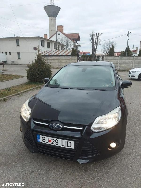 Negru Utilizat 2011 Ford Focus Break | 3.800 EUR (Preț OK) - Imagine 1/4