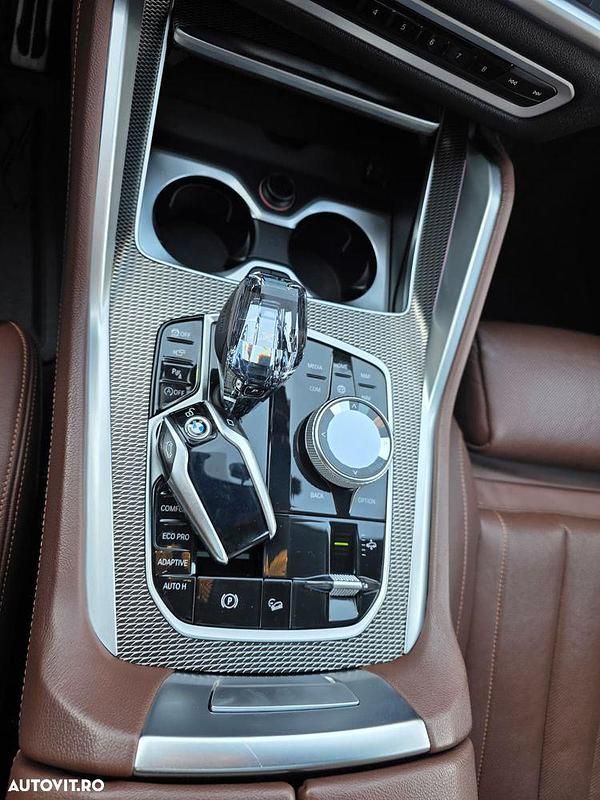 Second-hand BMW X6 Sport Line 340 CP (250 kW) 2020 Culoarenegru SUV