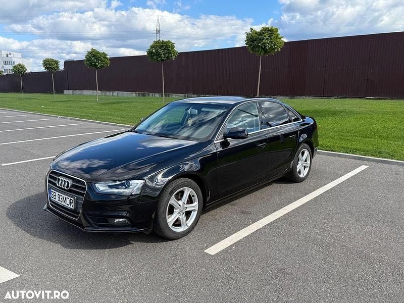 Culoarenegru Utilizat 2013 Audi A4 Berlinǎ | 9.990 EUR (Puțin scump) - Imagine 1/4