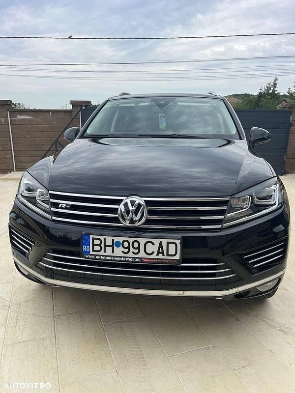 Culoarenegru Utilizat 2016 VW Touareg Terrain Tech SUV | 18.300 EUR (Preț bun) - Imagine 1/4