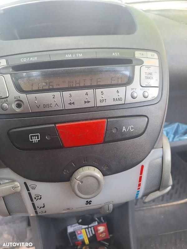 Second-hand Peugeot 107 68 CP (50 kW) 2007 Rosu Hatchback