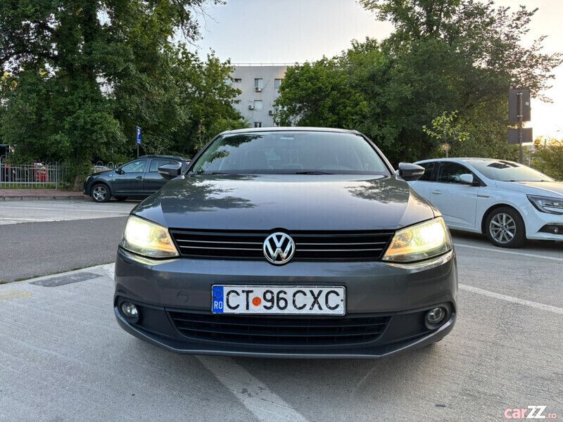 Utilizat 2011 VW Jetta Berlinǎ | 5.250 EUR - Imagine 1/4