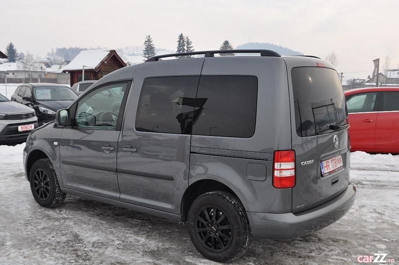 Second-hand VW Caddy 102 CP (75 kW) 2013 Gri Monovolum