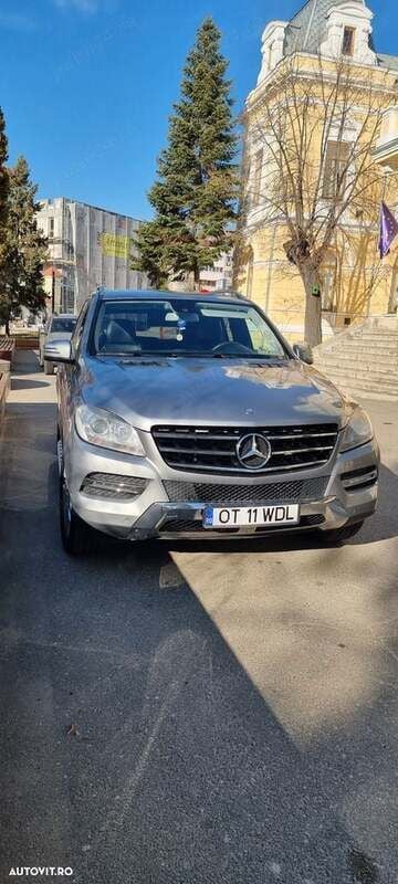 Argintiu Utilizat 2012 Mercedes ML250 SUV | 14.000 EUR (Preț OK) - Imagine 1/4