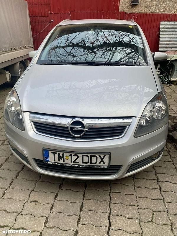 Culoaregri Utilizat 2007 Opel Zafira Monovolum | 3.700 EUR (Puțin scump) - Imagine 1/4