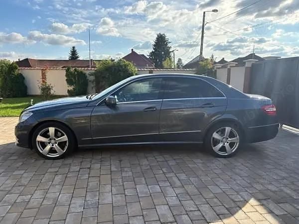 Second-hand Mercedes E350 268 CP (197 kW) 2012 Berlinǎ