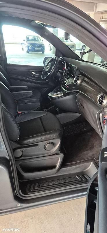 Second-hand Mercedes V220 163 CP (119 kW) 2023 Culoaregri Monovolum