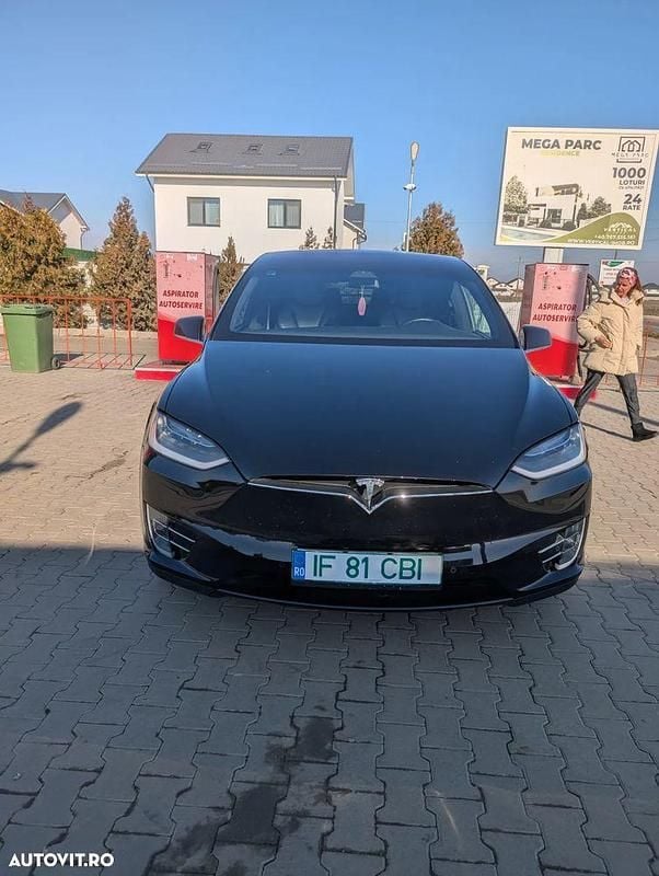 Culoarenegru Utilizat 2019 Tesla Model X Standard Range SUV | 45.000 EUR - Imagine 1/4