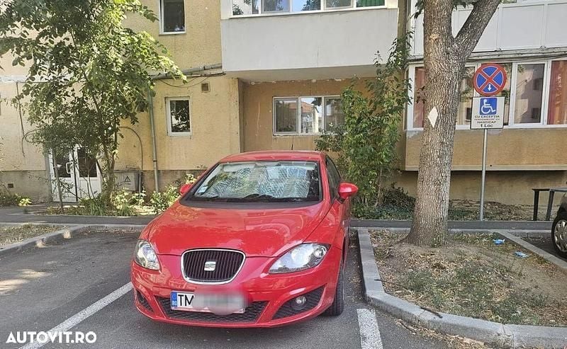 Culoarerosu Utilizat 2010 Seat Leon Copa Hatchback | 3.300 EUR (Preț bun) - Imagine 1/4