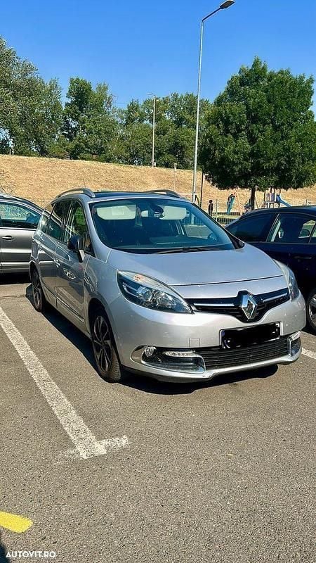 Gri Utilizat 2014 Renault Scénic III Bose Edition Monovolum | 4.990 EUR (Preț bun) - Imagine 1/4