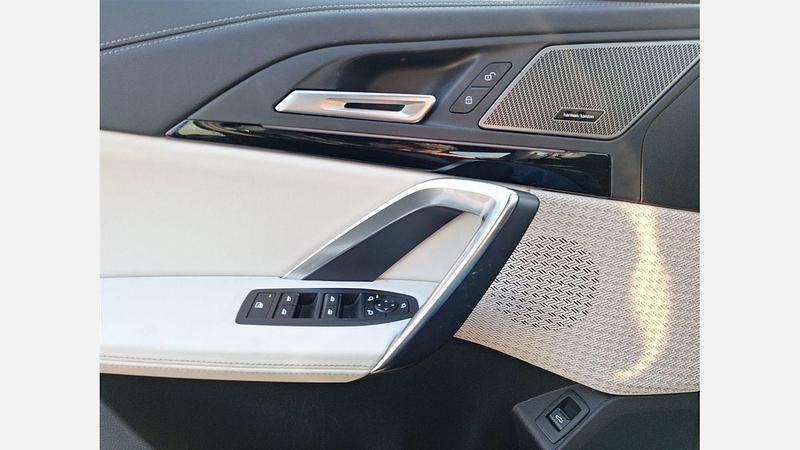 Second-hand BMW X1 Comfort Edition 150 CP (110 kW) 2025 Verde cape york metalizat metalizat SUV