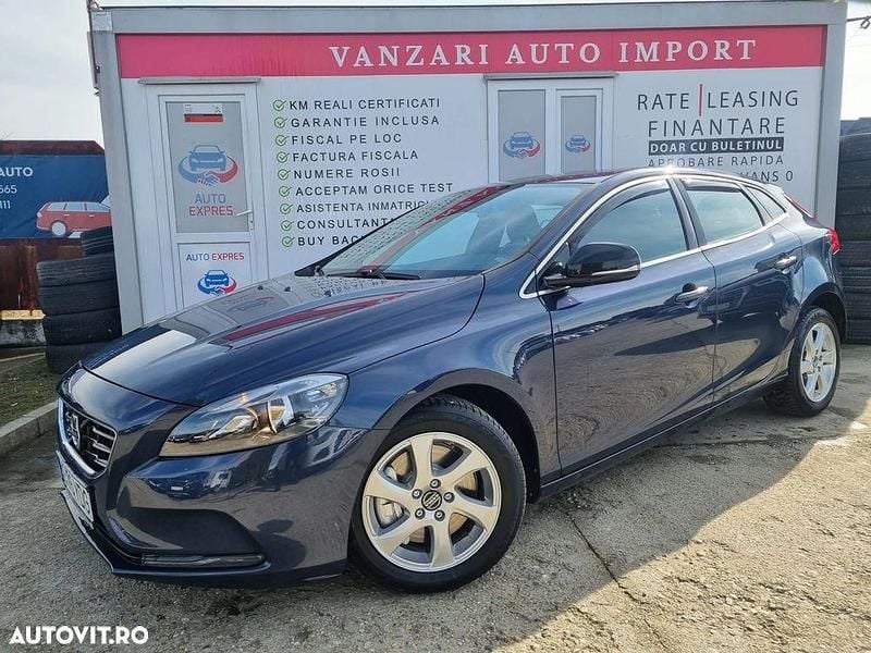 Second-hand Volvo V40 Kinetic 190 CP (139 kW) 2014 Culoarealbastru Hatchback