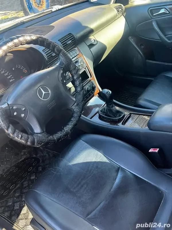 Utilizat 2003 Mercedes 200 Berlinǎ | 950 EUR - Imagine 1/4