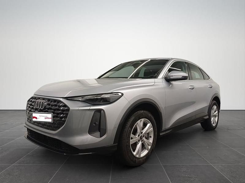 Argintiu normal Nouă 2025 Audi Q5 Sportback SUV | 53.149 EUR - Imagine 1/4