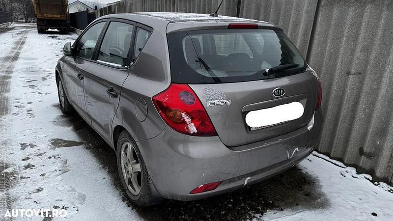 Second-hand Kia Ceed 109 CP (80 kW) 2007 Culoaremaro Hatchback