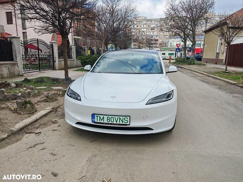 Second-hand Tesla Model 3 208 kW (283 CP) 2024 Culoarealb Berlinǎ