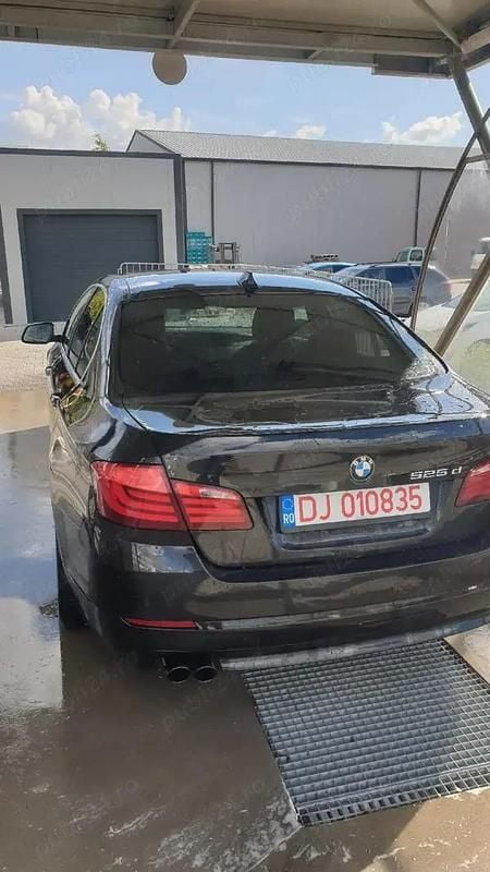 Second-hand BMW 525 218 CP (160 kW) 2013 Berlinǎ