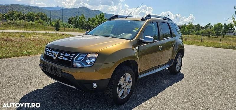 Culoaregalbeuriu Utilizat 2016 Dacia Duster Black Shadow SUV | 8.300 EUR (Preț OK) - Imagine 1/4